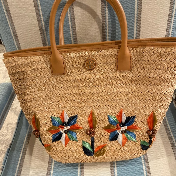 tory burch straw tote